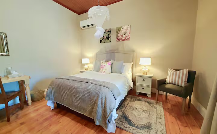 Bedroom 2 with queen bed